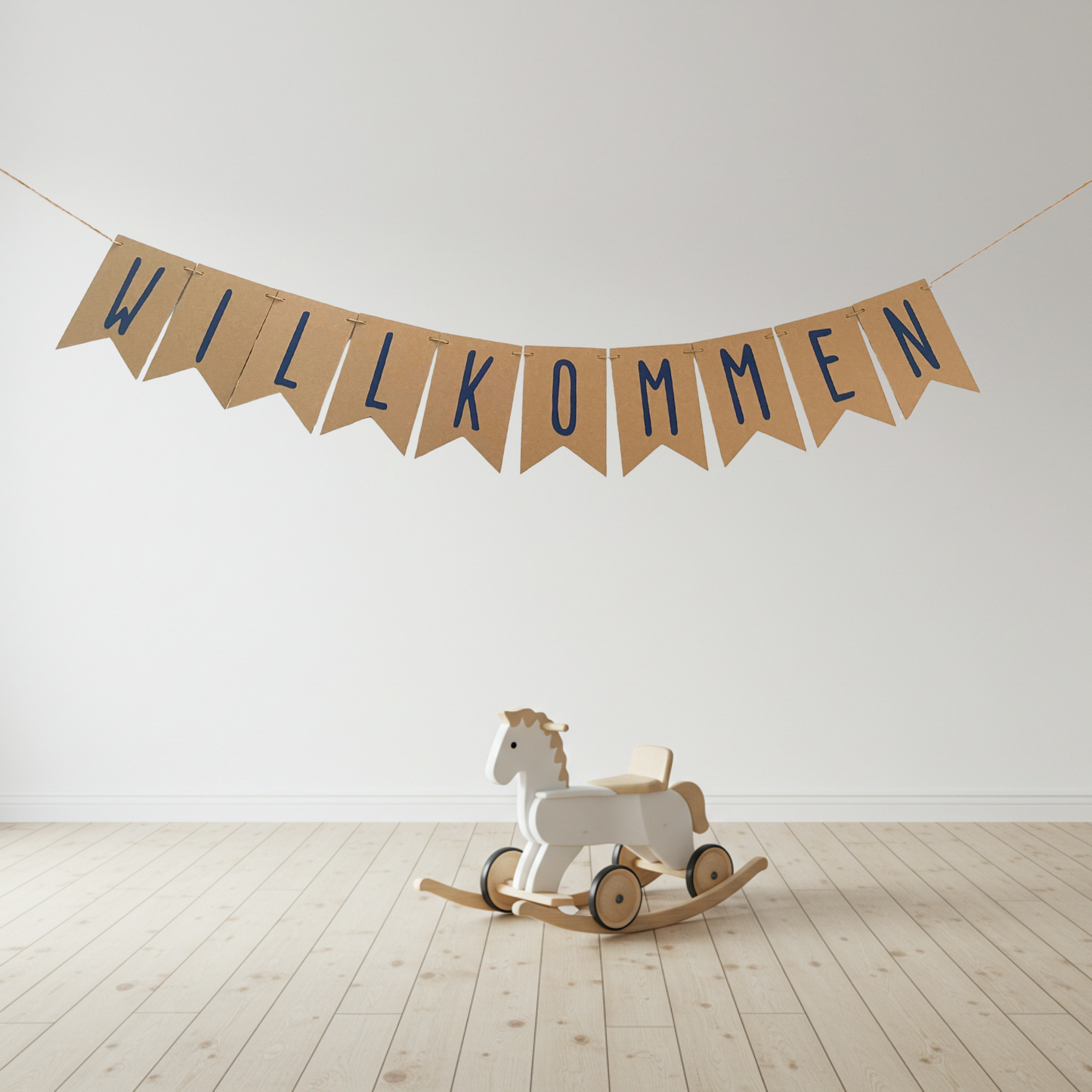 Wimpelkette mit "Wunschtext" aus braunem Kraftpapier