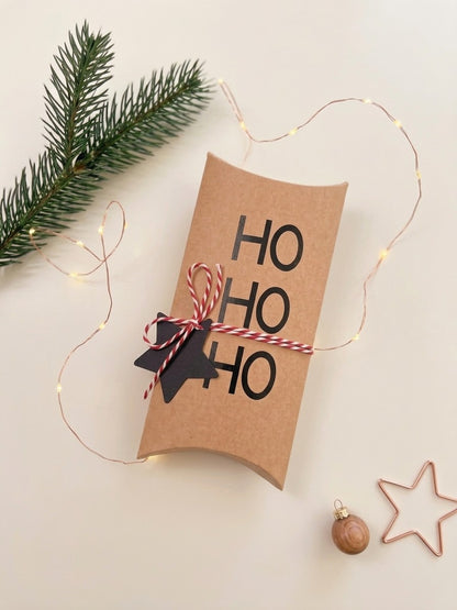 Geschenkverpackung Weihnachten Kraftpapier Pillow Box | Mini Kissenverpackung Ho Ho Ho Tannenbaum | Geldverpackung Wichtelgeschenk Klein