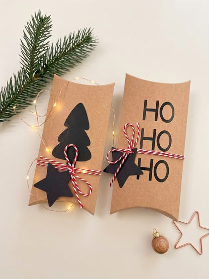 Geschenkverpackung Weihnachten Kraftpapier Pillow Box | Mini Kissenverpackung Ho Ho Ho Tannenbaum | Geldverpackung Wichtelgeschenk Klein