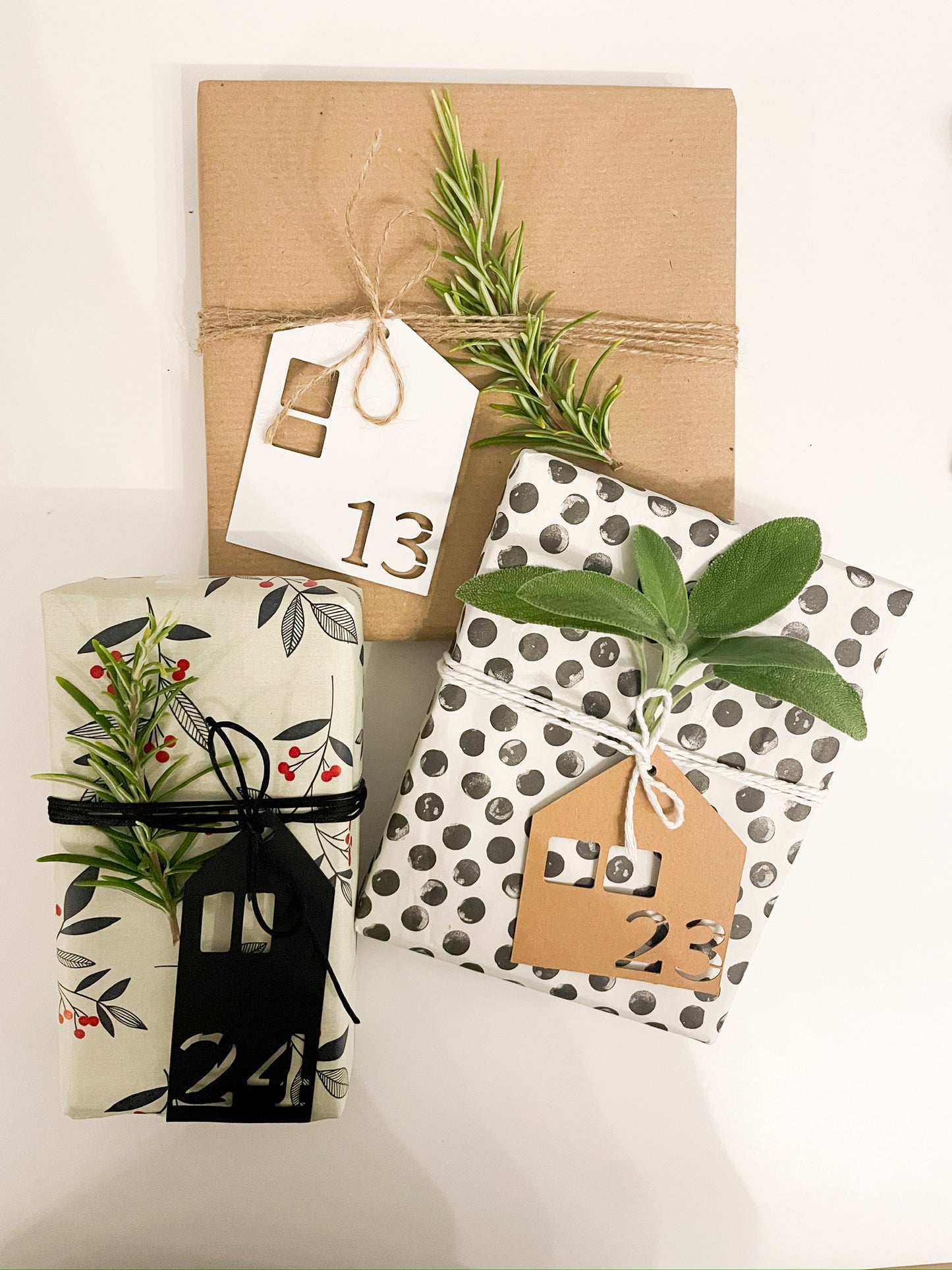 DIY Adventskalender Anhänger, Häuser | 24 Geschenkanhänger