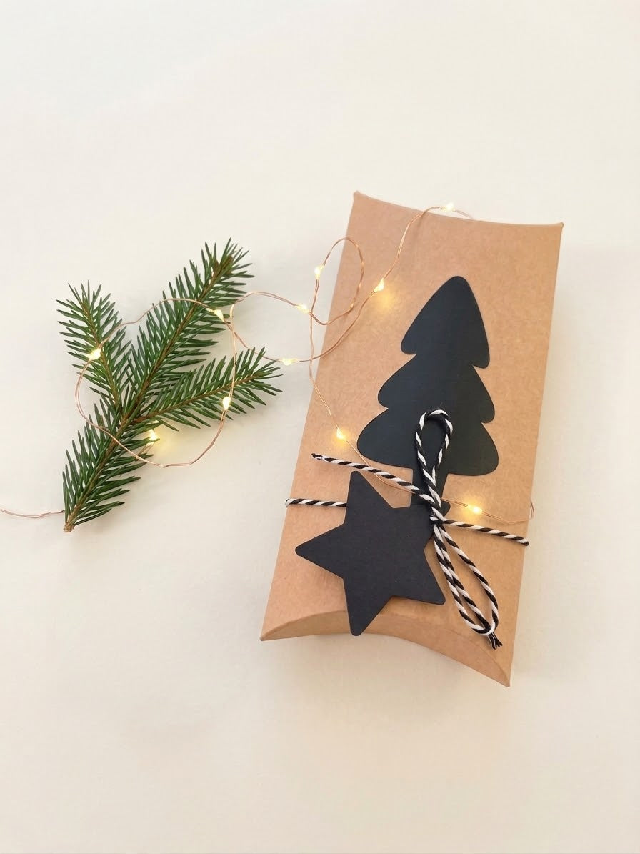 Geschenkverpackung Weihnachten Kraftpapier Pillow Box | Mini Kissenverpackung Ho Ho Ho Tannenbaum | Geldverpackung Wichtelgeschenk Klein